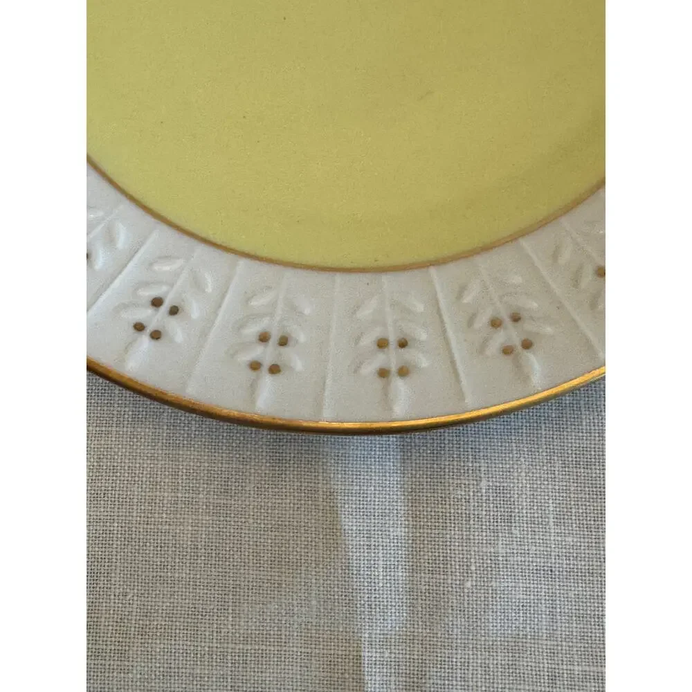 Vintage Wunsiedel Bavaria Yellow Cake Plate Embossed  Border Gold Trim 8.5